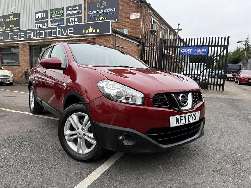 Used Nissan Qashqai Acenta 117 HP (86 kW) 2011 Red SUV