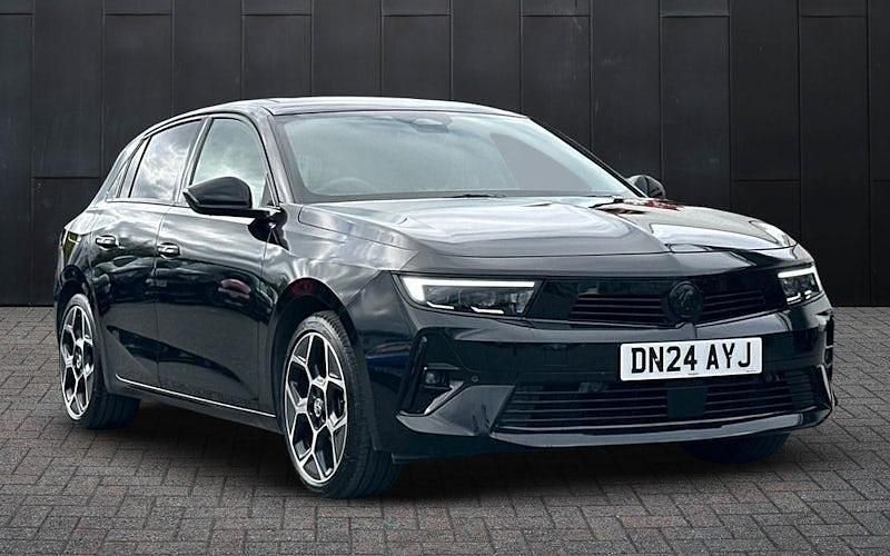 Black Used 2024 Vauxhall Astra Ultimate Hatchback | £18,971 (Fair price) - Image 1/3