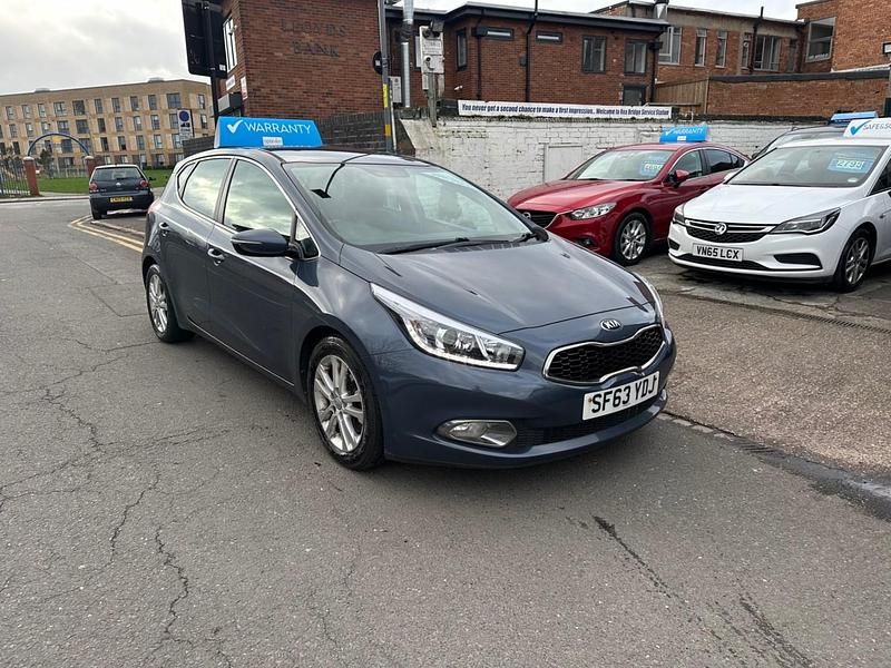 Used Kia Ceed 2013 Blue Hatchback