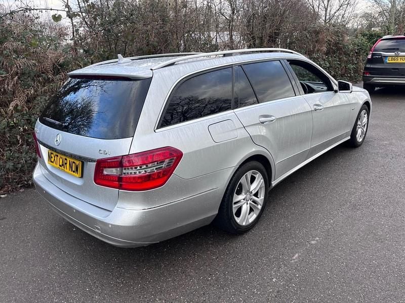 Begagnad Mercedes E250 Avantgarde 2010 Silver Kombi