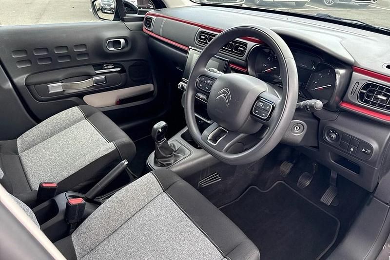 Usado Citroën C3 PureTech 83 HP (61 kW) 2022 Cinzento Citadino