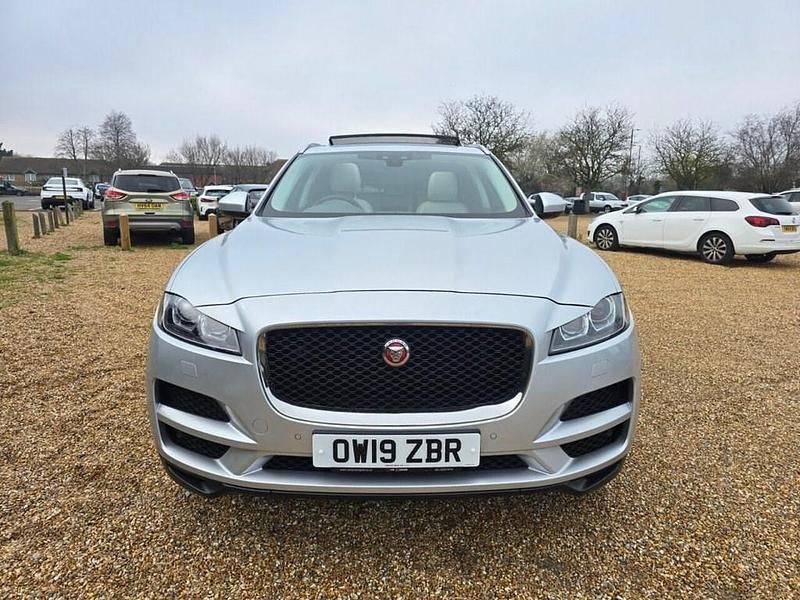 Used Jaguar F-Pace Portfolio 240 HP (176 kW) 2019 Silver SUV