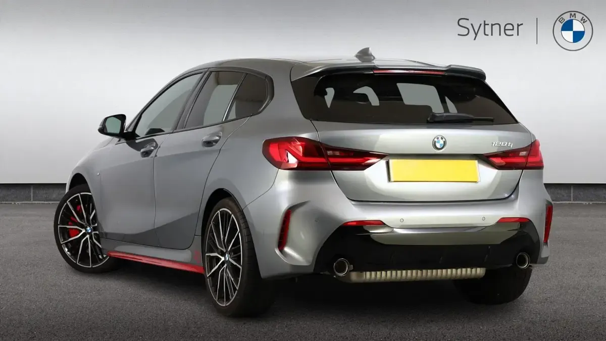 Second-hand BMW 128 Shadowline 261 CP (191 kW) 2024 Gri