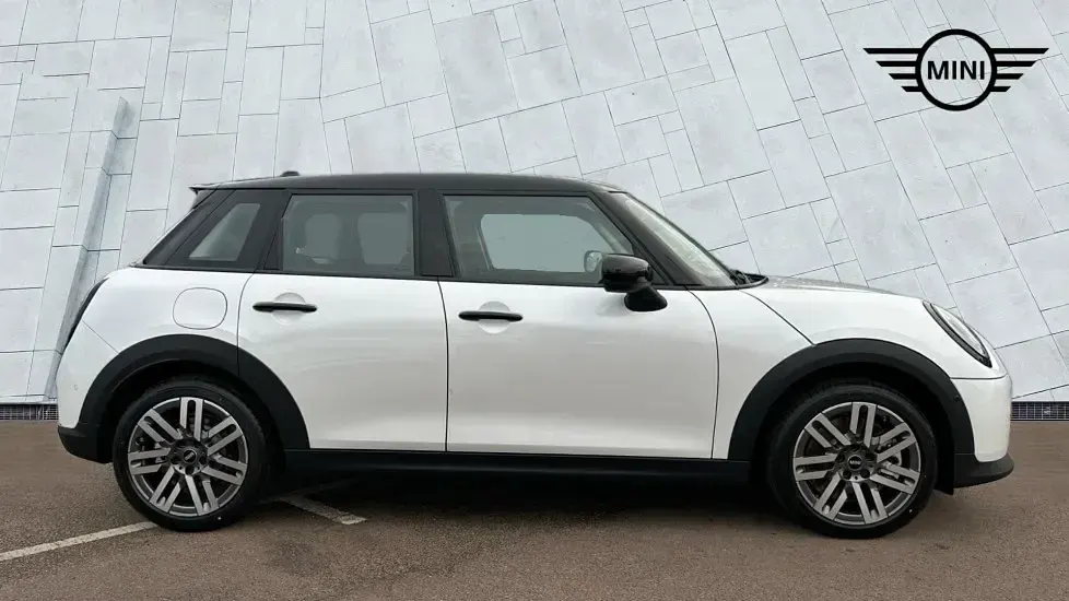 Usado Mini Cooper S Hatch 201 HP (147 kW) 2024 Branco Citadino