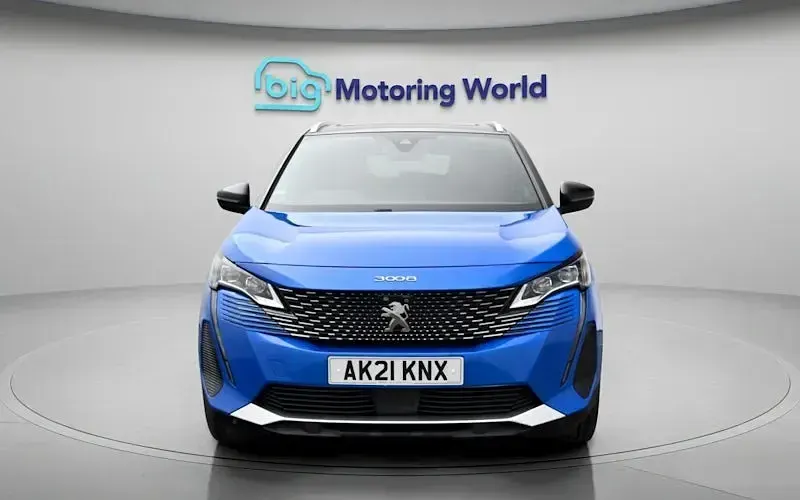 Second-hand Peugeot 3008 Premium 181 CP (133 kW) 2021 Albastru SUV