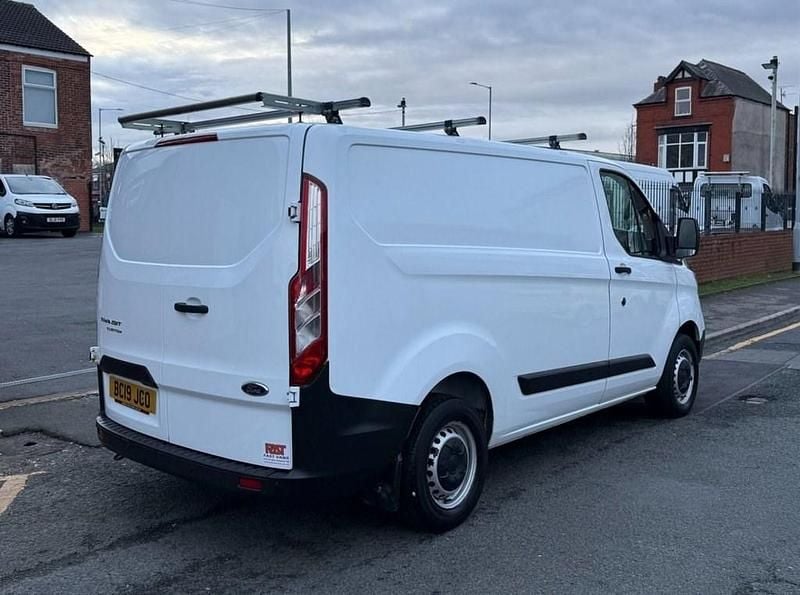 Used Ford Transit Custom 105 HP (77 kW) 2019 White Van