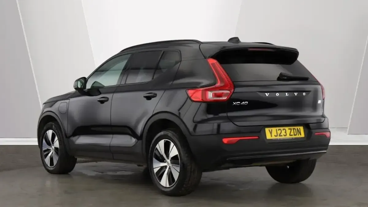 Used Volvo XC40 Plus 208 HP (152 kW) 2023 Black SUV
