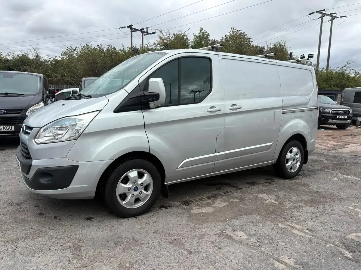 Used Ford Transit Custom Limited 125 HP (91 kW) 2016 Silver Van
