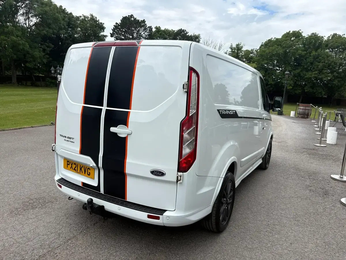 Used Ford Transit Custom Sport 185 HP (136 kW) 2021 White Van