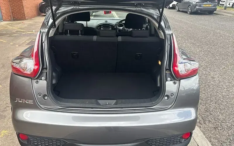 Used Nissan Juke Acenta 113 HP (83 kW) 2019 Grey SUV