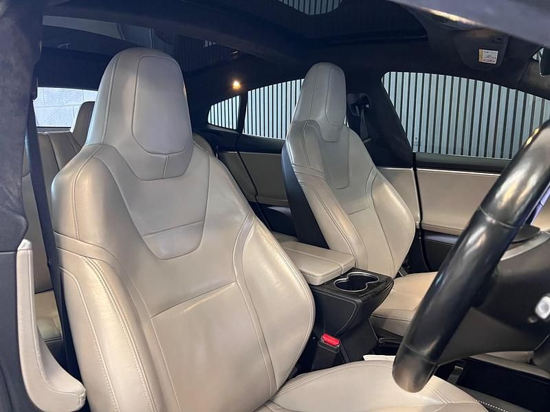 Used Tesla Model S 311 kW (423 HP) 2015 Silver Hatchback