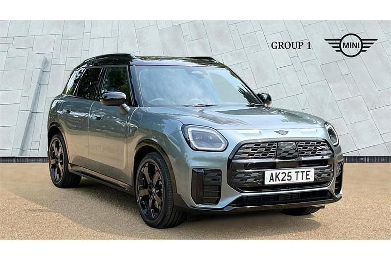 Green New 2025 Mini Countryman Sport SUV | £36,495 (Fair price) - Image 1/4
