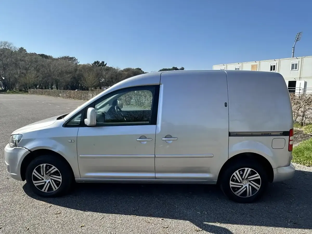 Used VW Caddy 102 HP (75 kW) 2011 Silver MPV