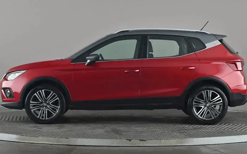 Używany Seat Arona XCELLENCE 116 KM (85 kW) 2018 Czerwony SUV