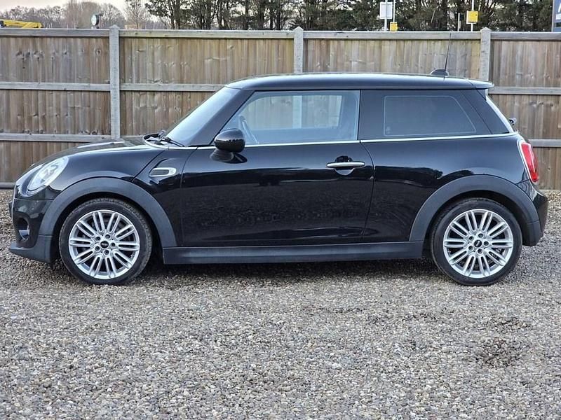 Used Mini Cooper Hatch 136 HP (100 kW) 2016 Black Hatchback