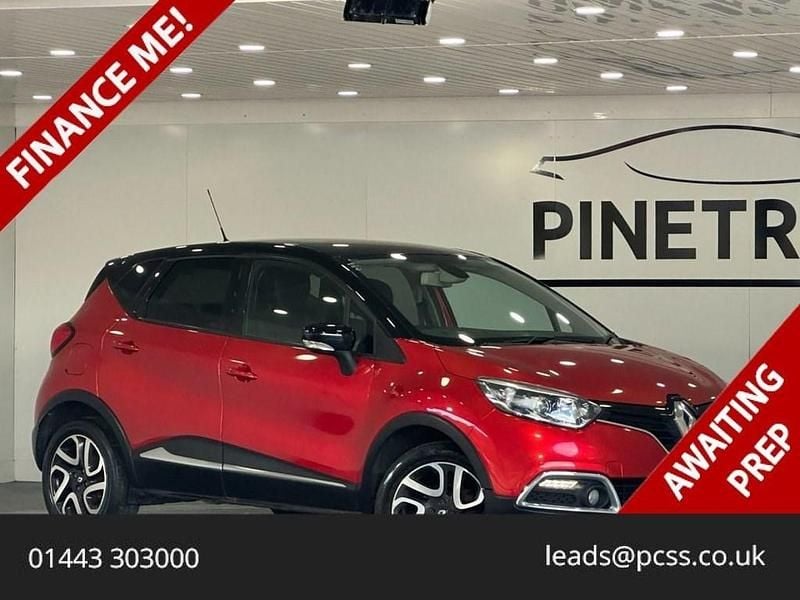Used Renault Captur Signature 90 HP (66 kW) 2016 Red/black SUV