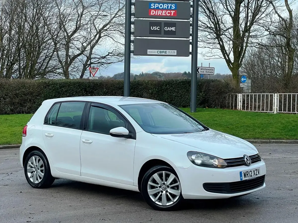 Used VW Golf VII Match 105 HP (77 kW) 2012 White Hatchback