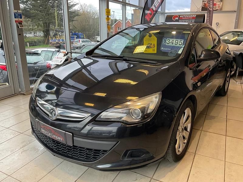 Used Vauxhall Astra GTC Sport 140 HP (102 kW) 2012 Black Hatchback