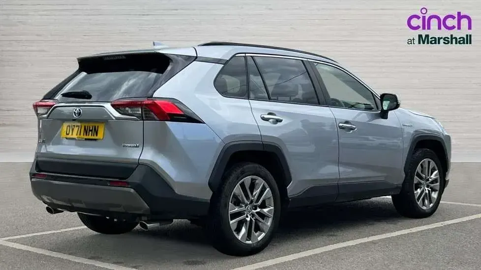 Used Toyota RAV4 Hybrid 218 HP (160 kW) 2021 Silver SUV