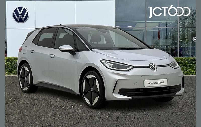 Silver Used 2025 VW ID.3 Pro Hatchback | £28,278 (Expensive) - Image 1/4