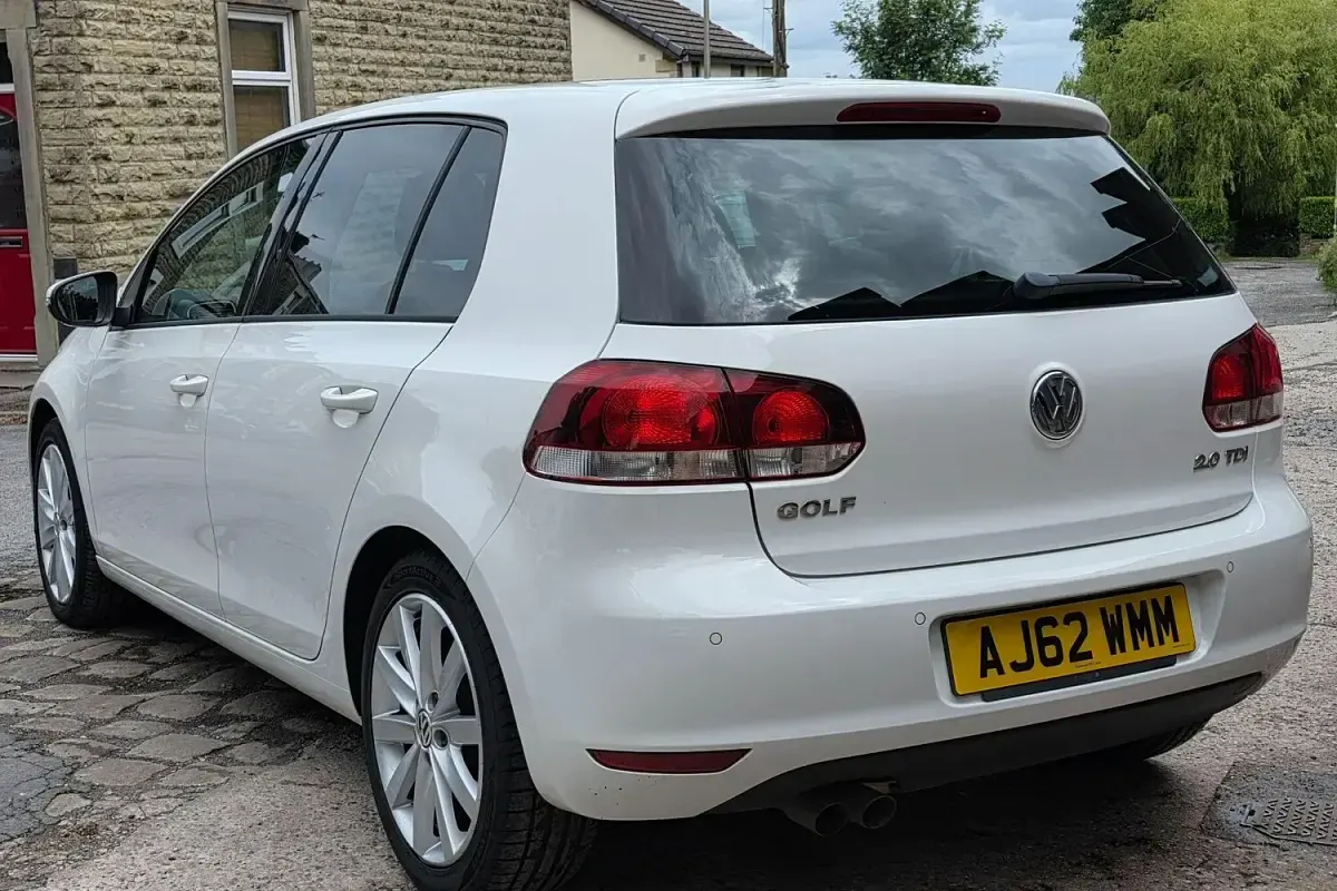 Used VW Golf VII GT 140 HP (102 kW) 2013 White Hatchback