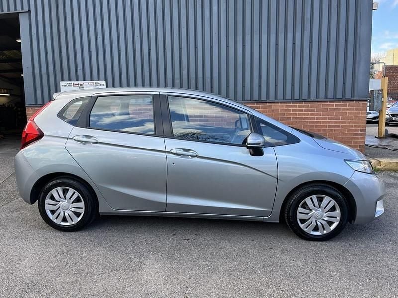 Used Honda Jazz S 102 HP (75 kW) 2017 Silver Hatchback