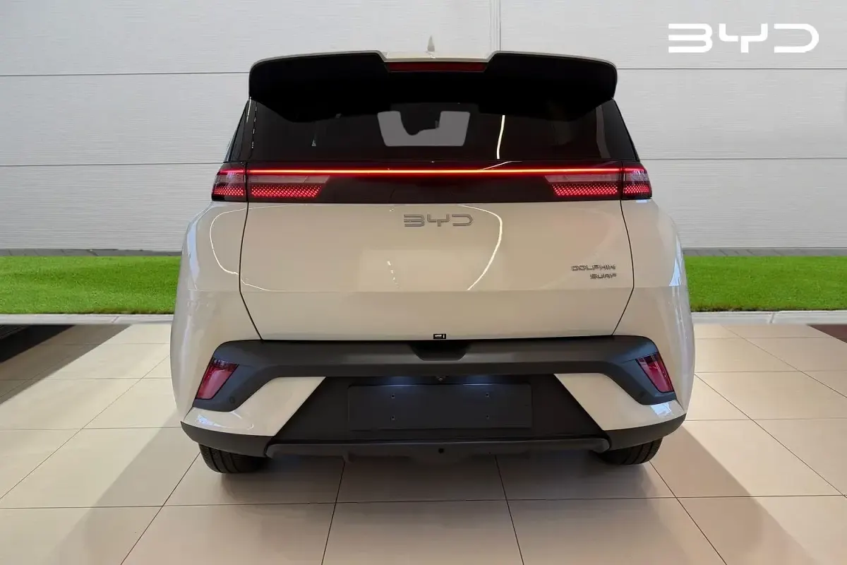 Nuevo BYD Dolphin Active 64 kW (88 CV) 2026 Blanco Utilitario