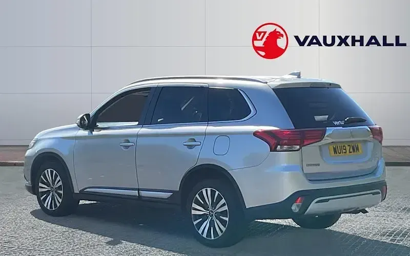 Used Mitsubishi Outlander 150 HP (110 kW) 2019 Silver SUV