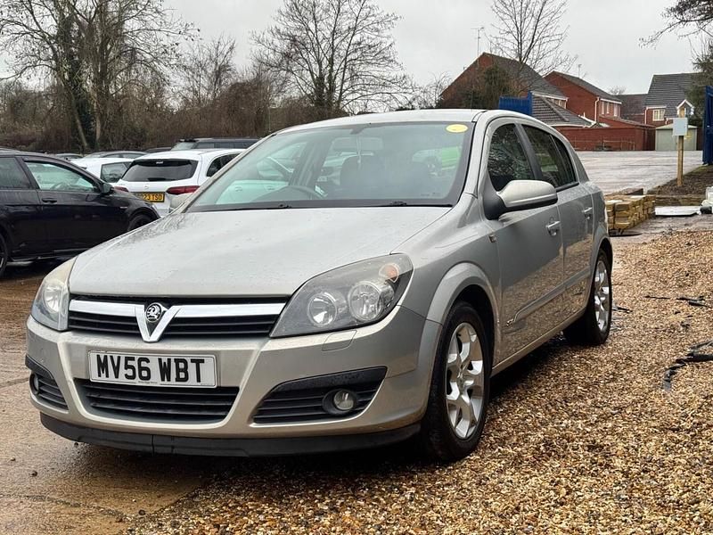 Used Vauxhall Astra 2006 Silver Hatchback