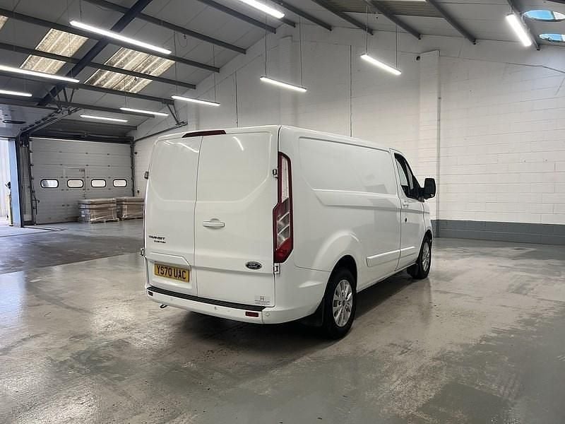 Used Ford Transit Custom Limited 130 HP (95 kW) 2020 White Van