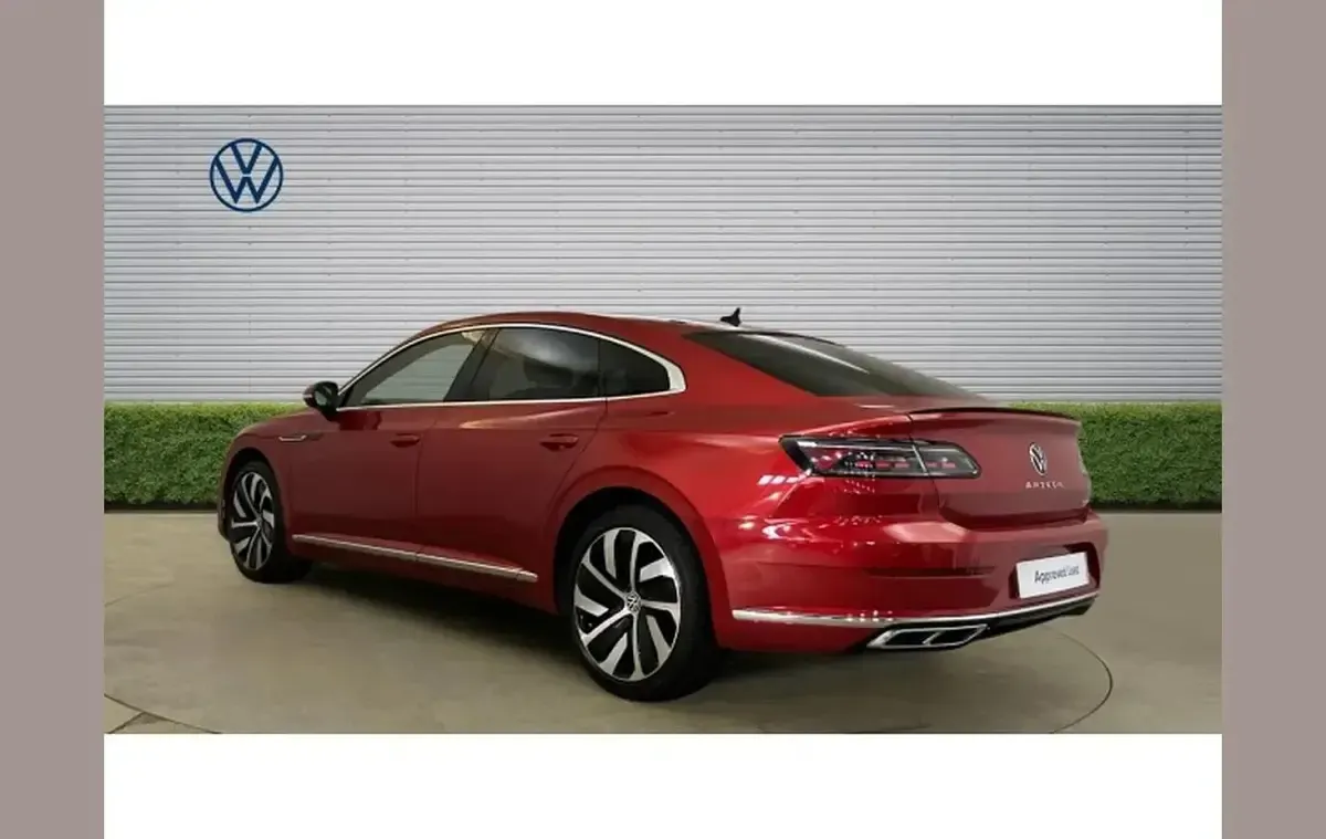 Używany VW Arteon R-line 218 KM (160 kW) 2023 Czerwony Hatchback