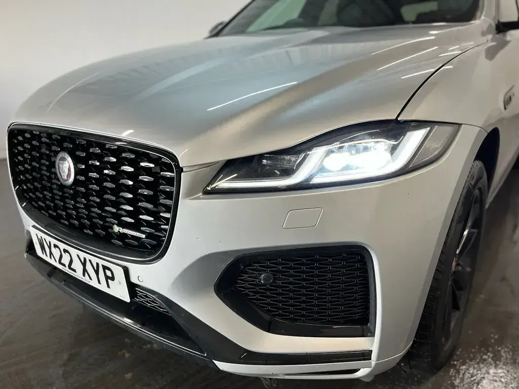 Used Jaguar F-Pace R-Dynamic 404 HP (297 kW) 2022 Silver SUV