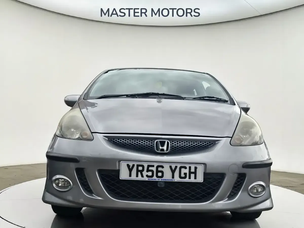 Used Honda Jazz Sport 83 HP (61 kW) 2006 Silver Hatchback