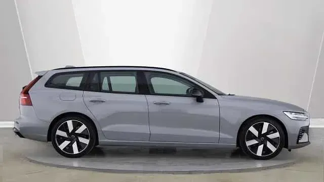 Used Volvo V60 Plus 350 HP (257 kW) 2025 Estate