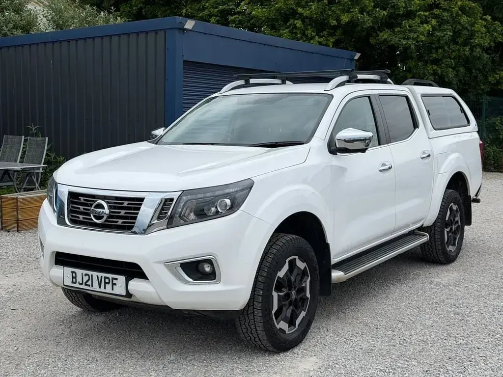 Begagnad Nissan Navara Tekna 2021 Vit Pickup