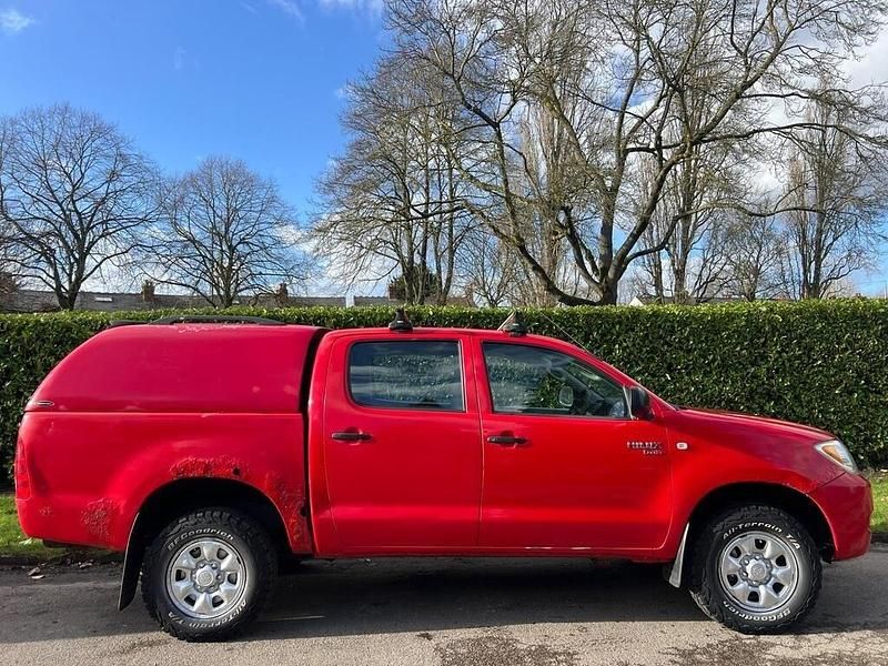 Used Toyota HiLux 2007 Red Pickup