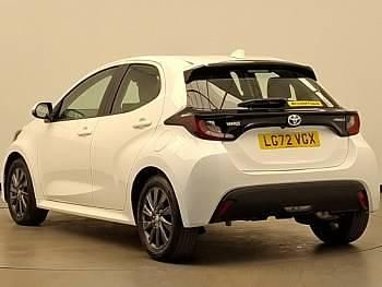 Used Toyota Yaris Hybrid 116 HP (85 kW) 2023 White Hatchback