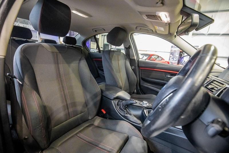 Used BMW 320 Sport Line 190 HP (139 kW) 2016 White Sedan