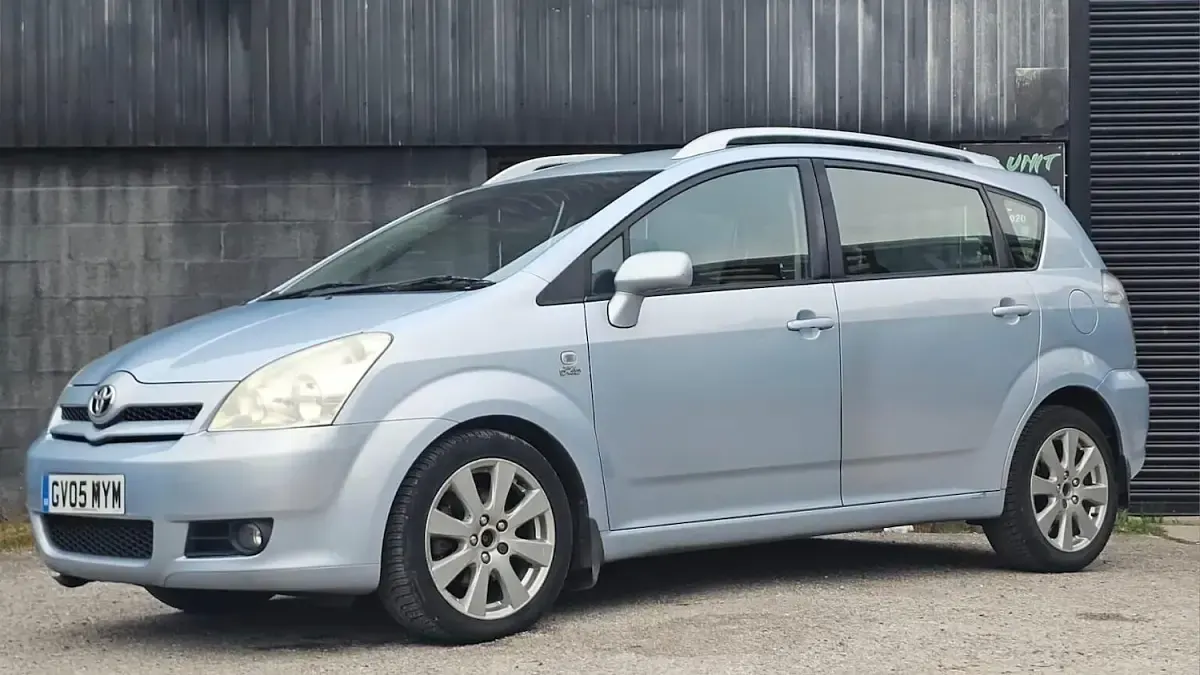 Used Toyota Corolla Verso 116 HP (85 kW) 2005 Blue MPV