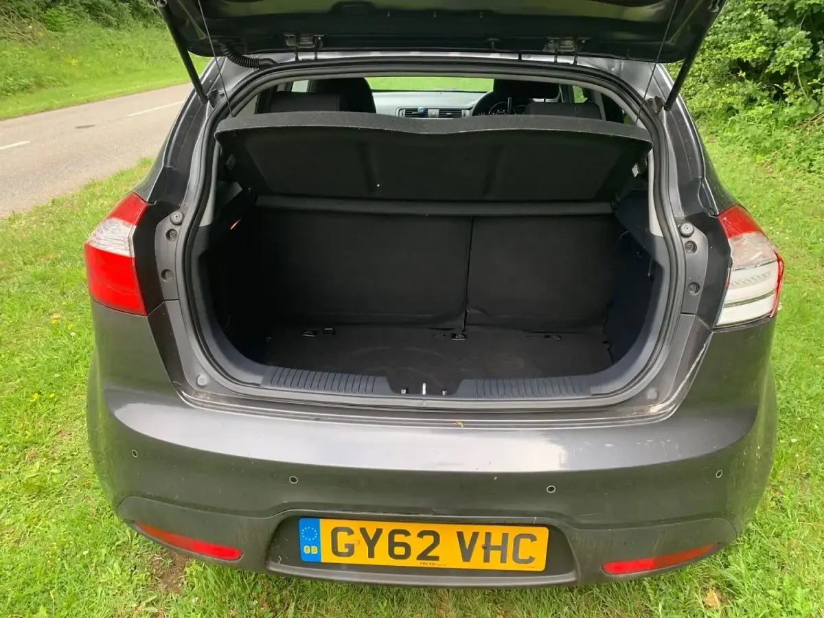 Used Kia Rio 90 HP (66 kW) 2012 Grey Hatchback