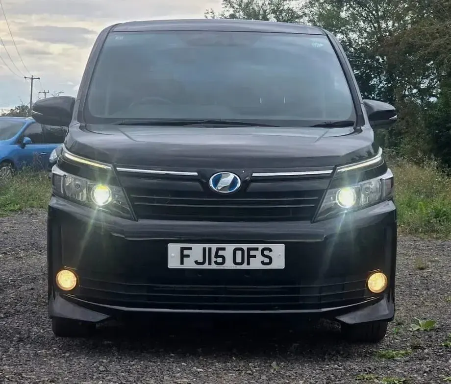 Used Toyota Voxy Edition 2015 Black MPV