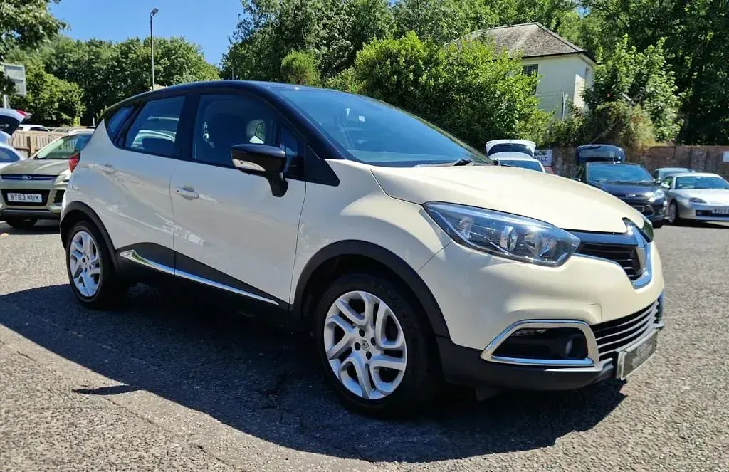 Used Renault Captur Dynamique 2014 White SUV