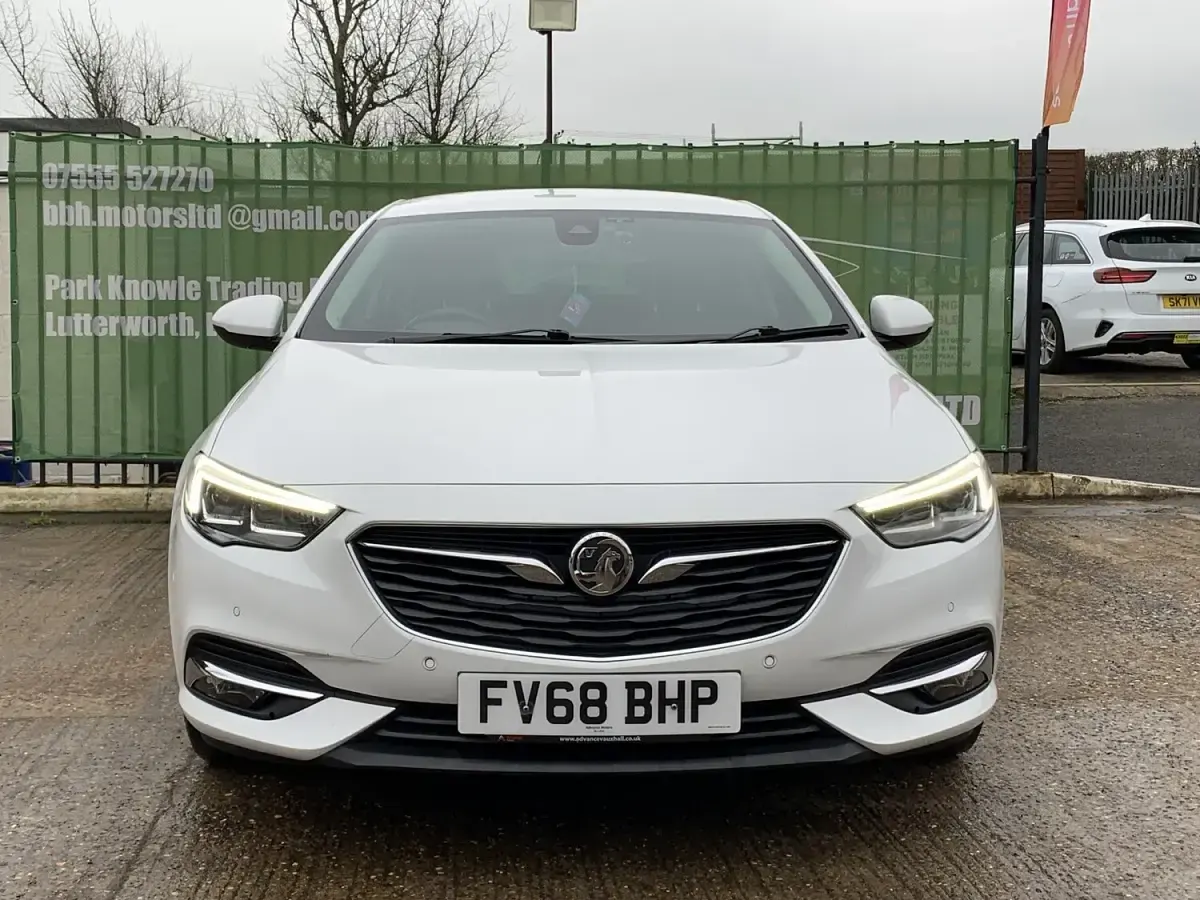 Used Vauxhall Insignia Elite 2018 White Hatchback