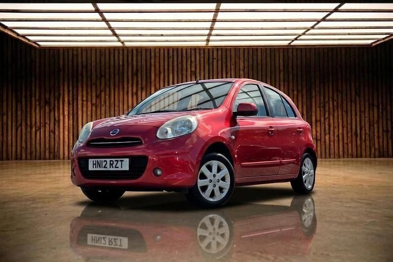 Begagnad Nissan Micra Acenta 2012 Röd Halvkombi