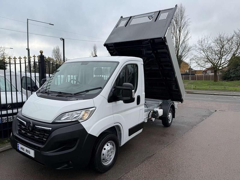 New Vauxhall Movano S 140 HP (102 kW) 2025 White MPV