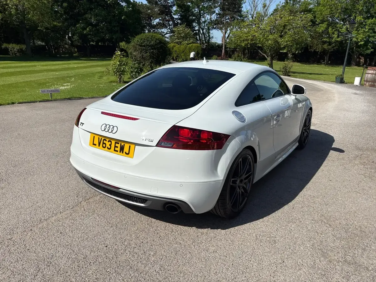 Used Audi TT Black Edition 211 HP (155 kW) 2013 White Coupe