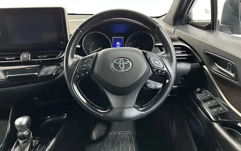 Used Toyota C-HR 122 HP (89 kW) 2018 Silver SUV