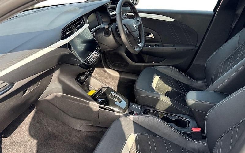 Second-hand Vauxhall Corsa Ultimate 101 CP (74 kW) 2025 Negru Hatchback