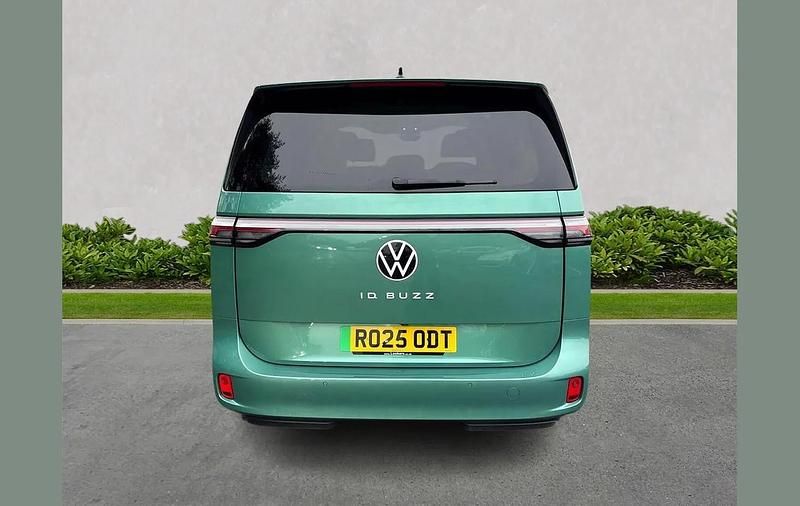 Used VW ID. Buzz Pro 210 kW (286 HP) 2025 Green MPV