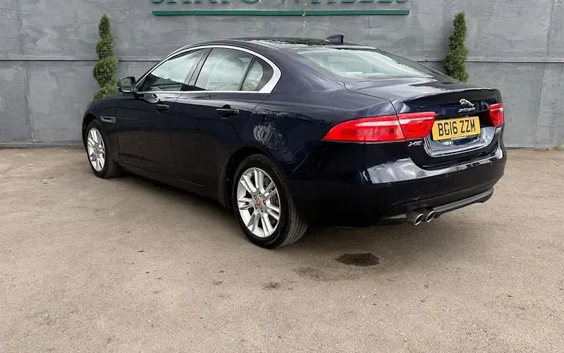Used Jaguar XE Prestige 179 HP (131 kW) 2019 Sedan
